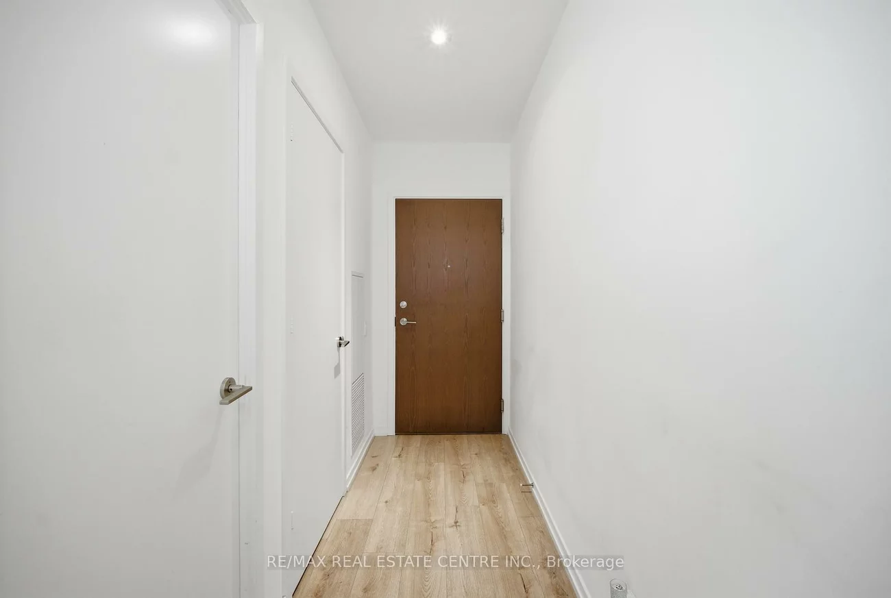 1000, Portage, Vaughan Corporate Centre, Vaughan