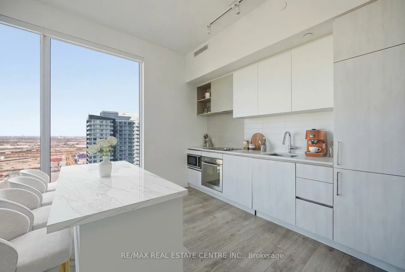 1000, Portage, Vaughan Corporate Centre, Vaughan