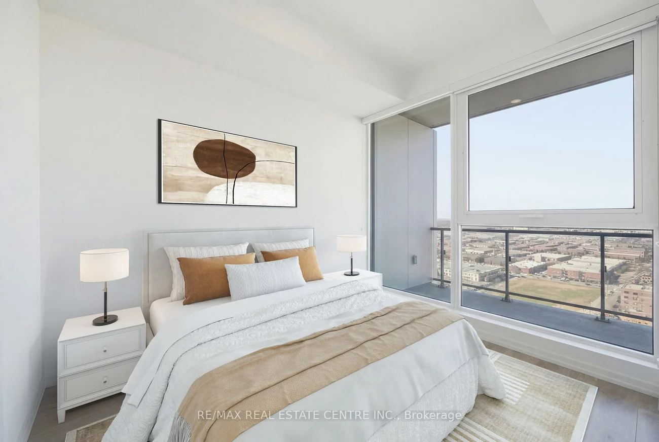 1000, Portage, Vaughan Corporate Centre, Vaughan