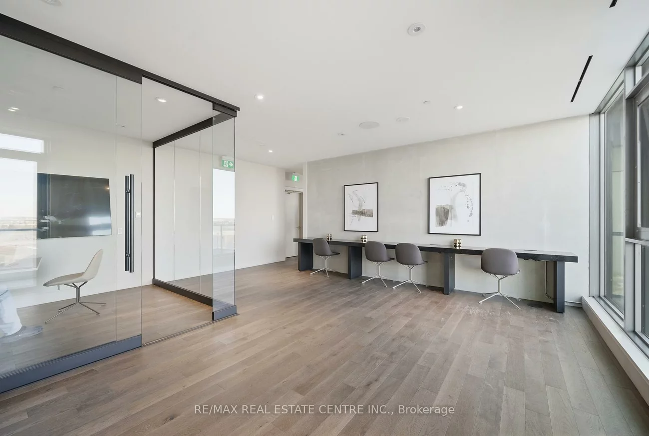 1000, Portage, Vaughan Corporate Centre, Vaughan