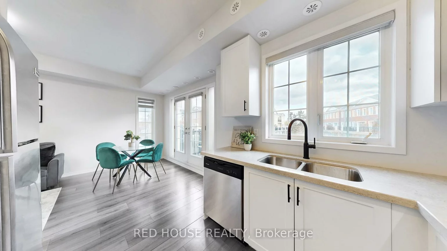 26, Bruce, East Woodbridge, Vaughan