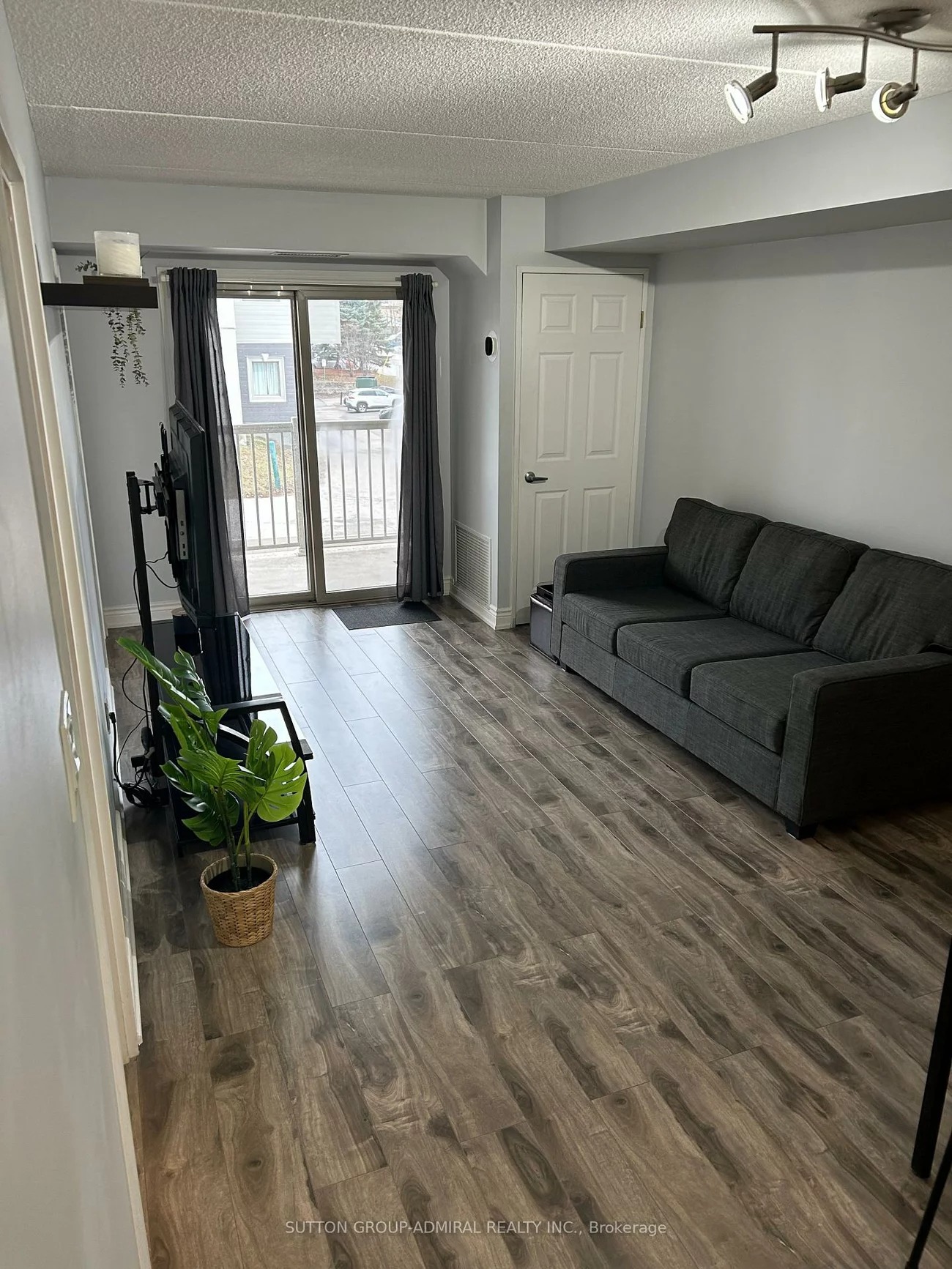 250, Pine Grove, Islington Woods, Vaughan