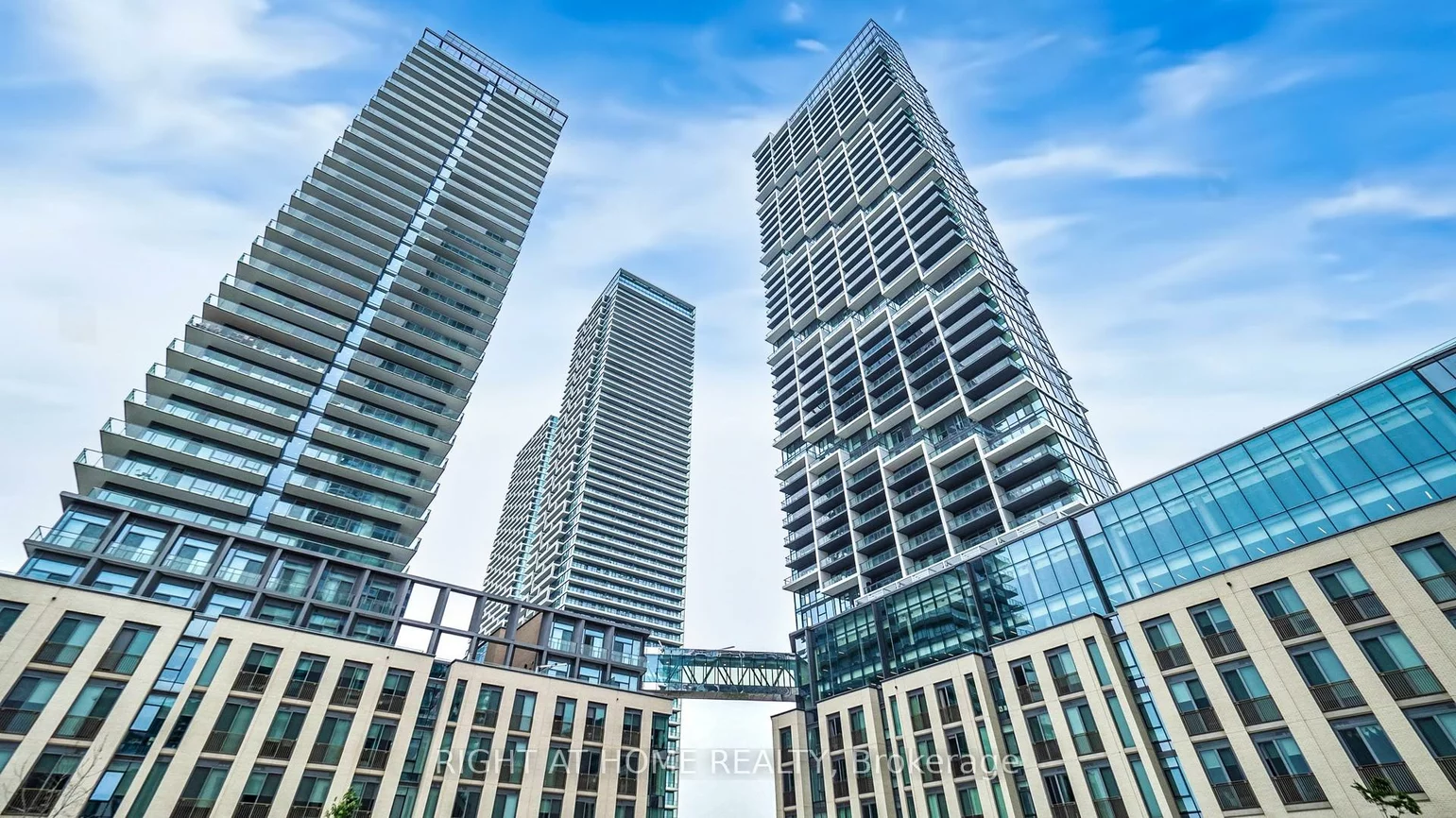 1000, Portage, Vaughan Corporate Centre, Vaughan