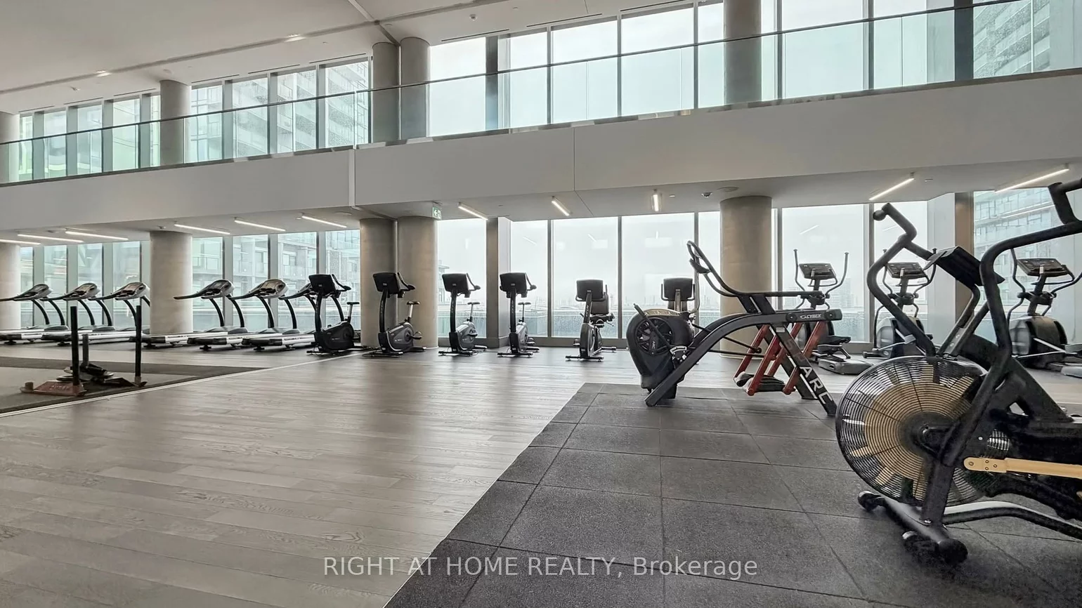 1000, Portage, Vaughan Corporate Centre, Vaughan