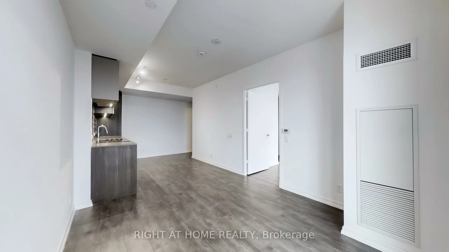 1000, Portage, Vaughan Corporate Centre, Vaughan