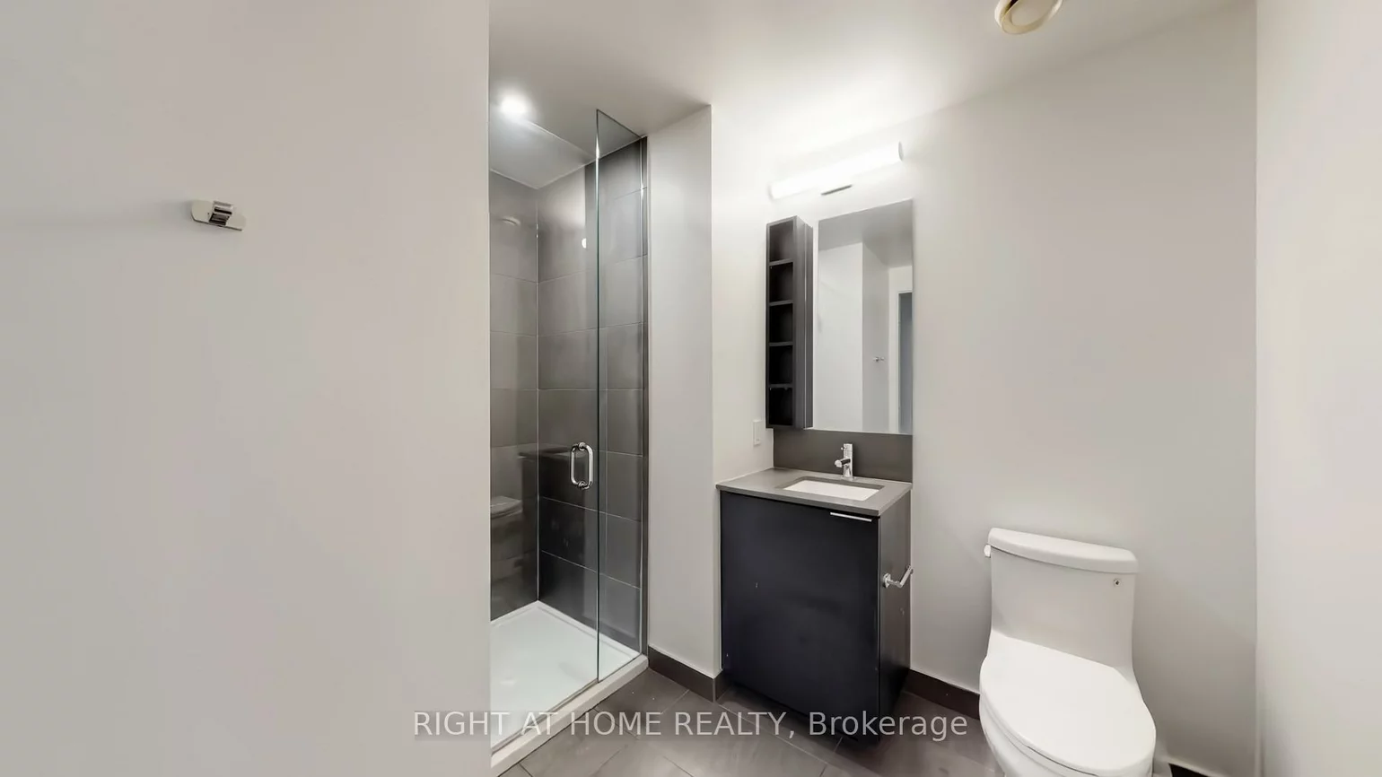 1000, Portage, Vaughan Corporate Centre, Vaughan