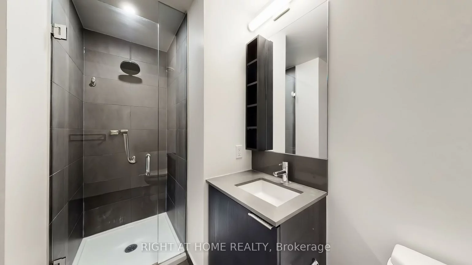 1000, Portage, Vaughan Corporate Centre, Vaughan