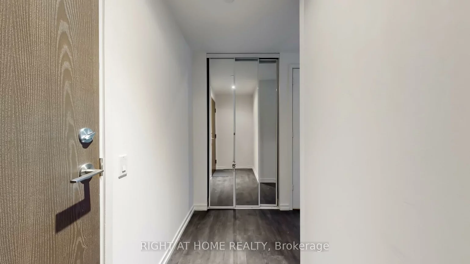 1000, Portage, Vaughan Corporate Centre, Vaughan