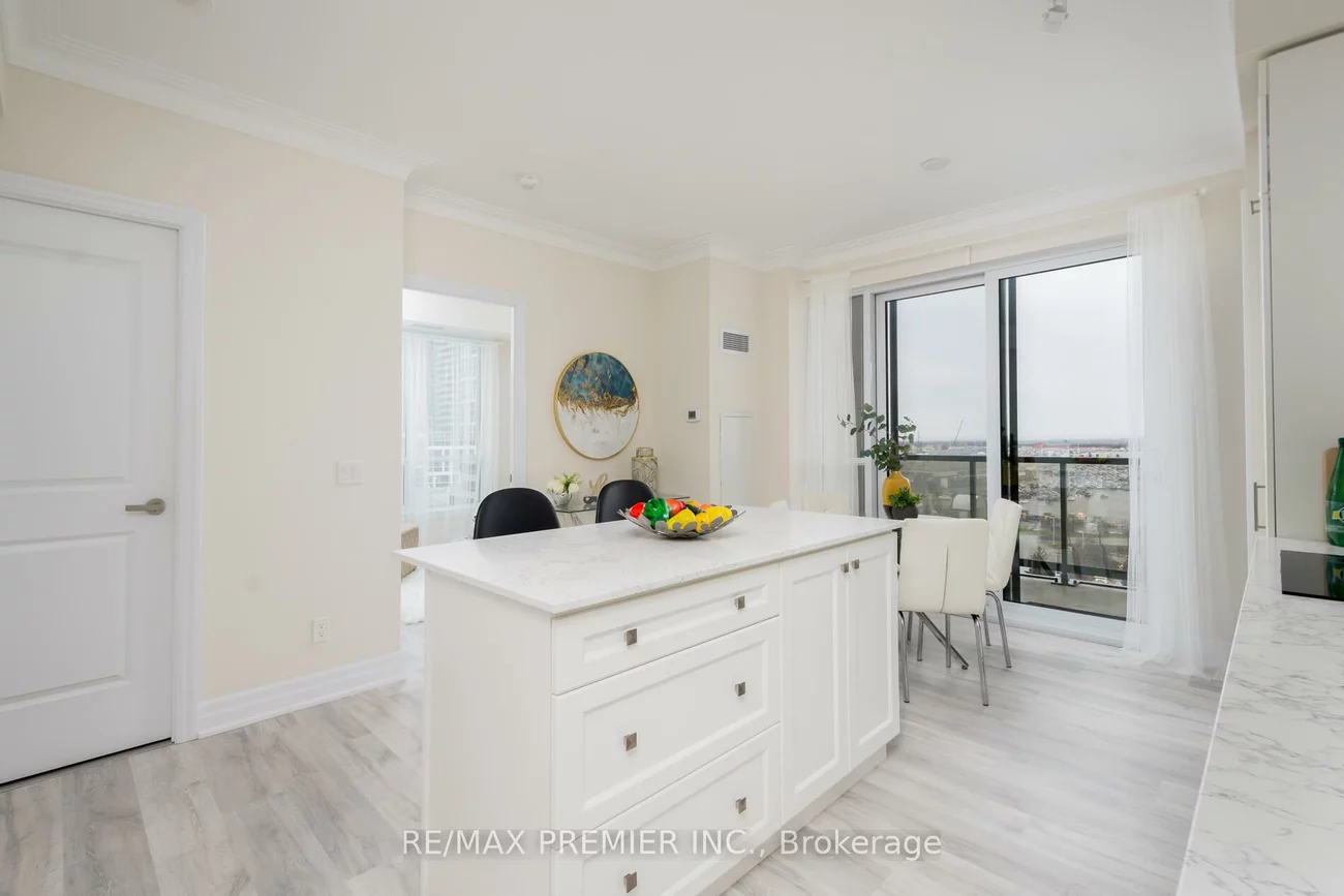 9085, Jane, Concord, Vaughan