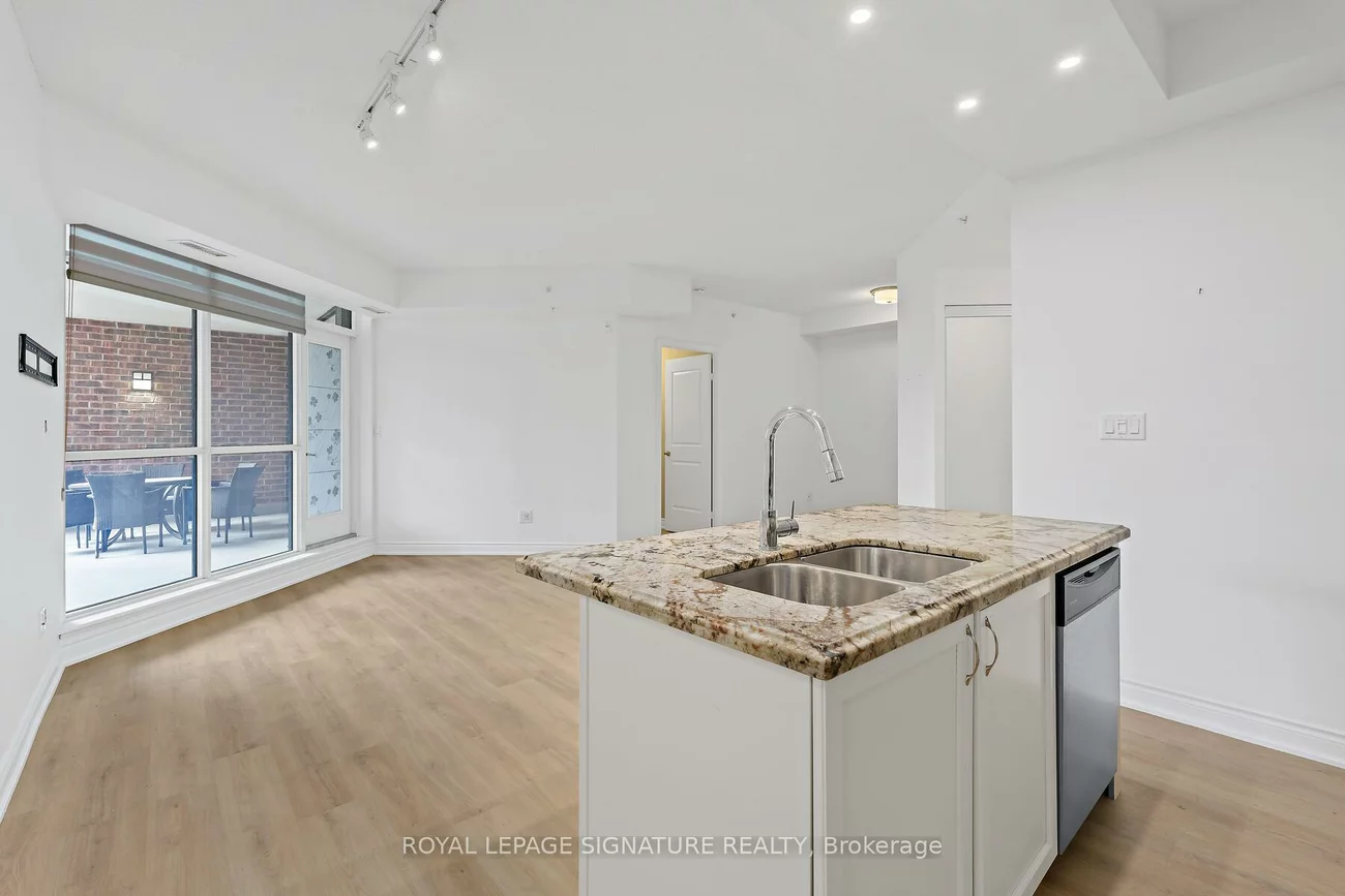 2396, Major Mackenzie, Maple, Vaughan