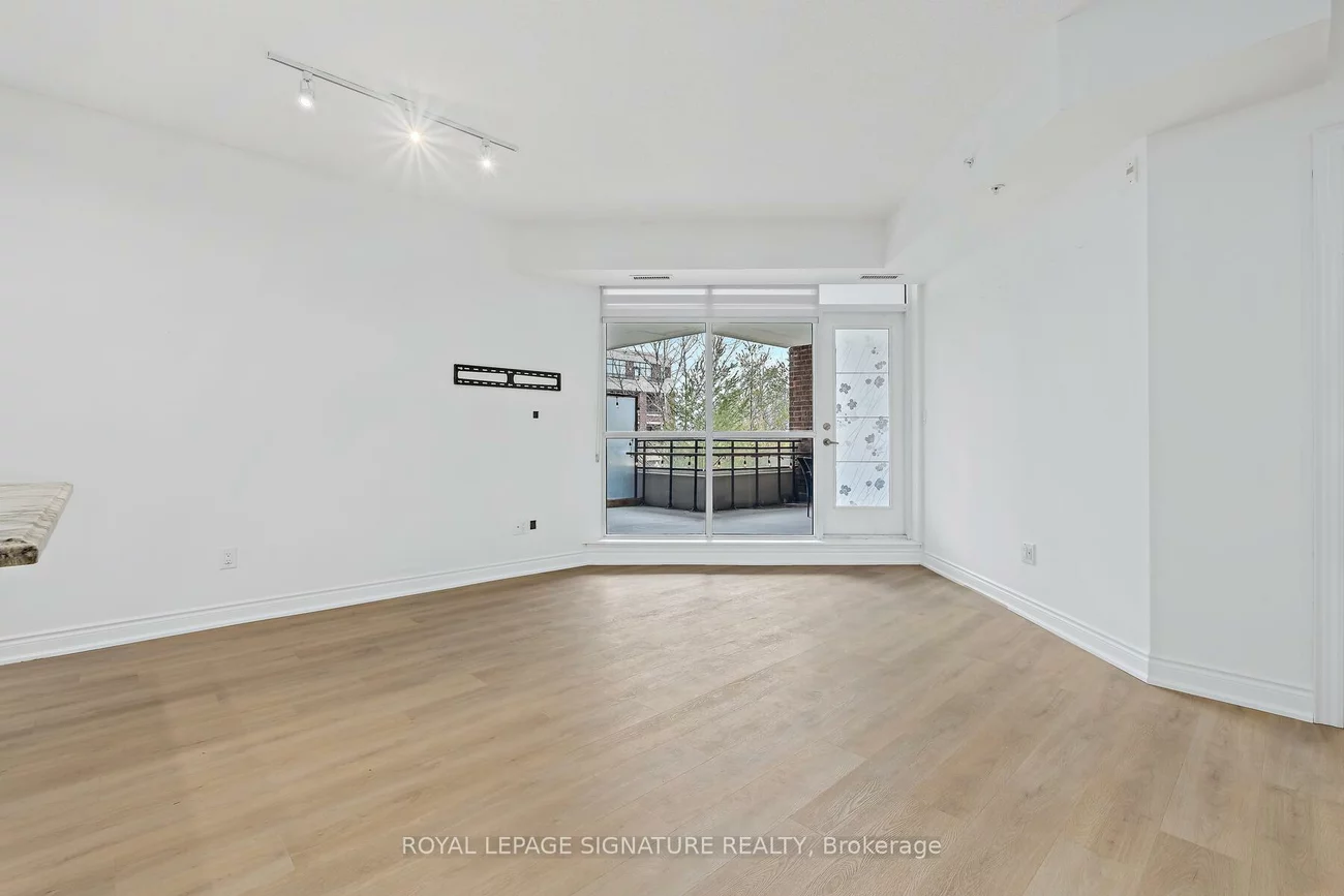 2396, Major Mackenzie, Maple, Vaughan