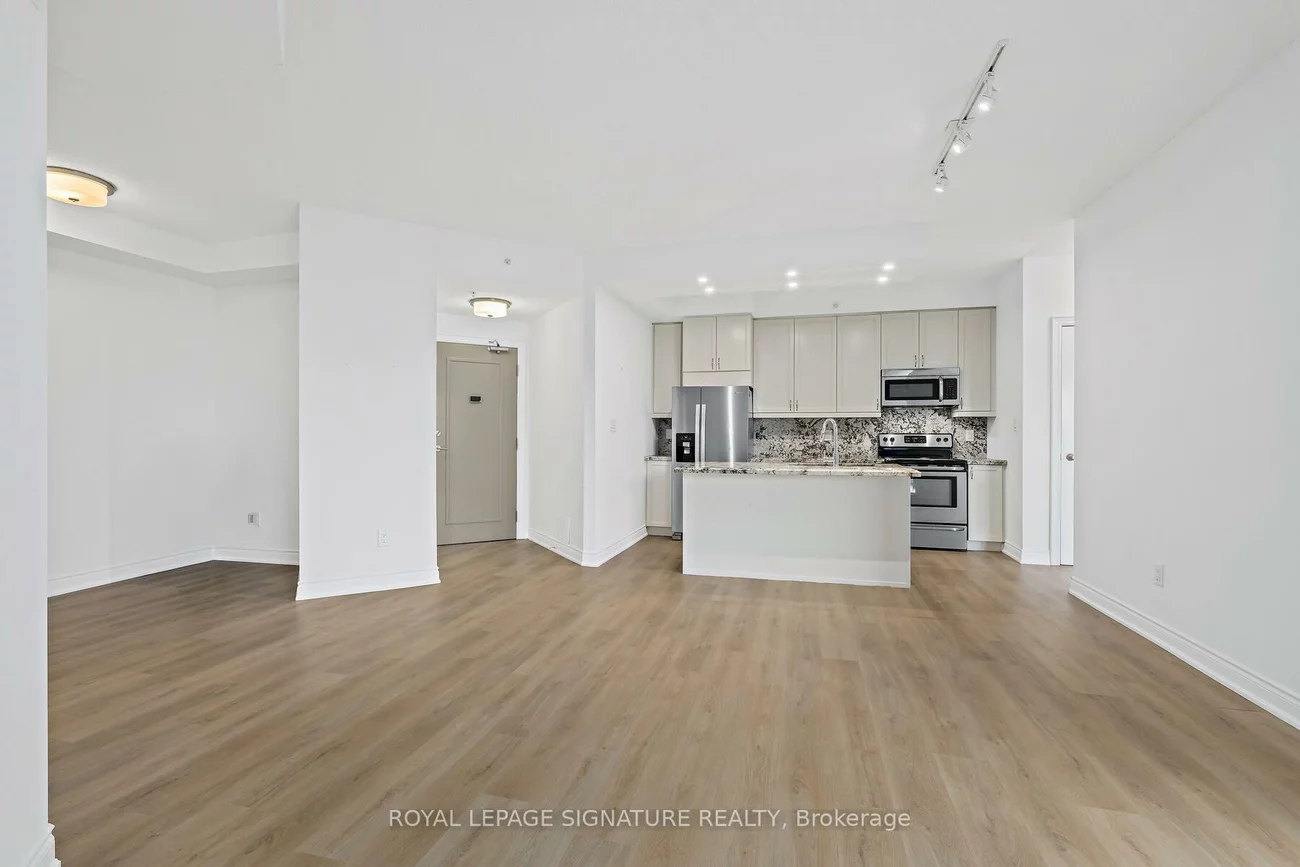 2396, Major Mackenzie, Maple, Vaughan