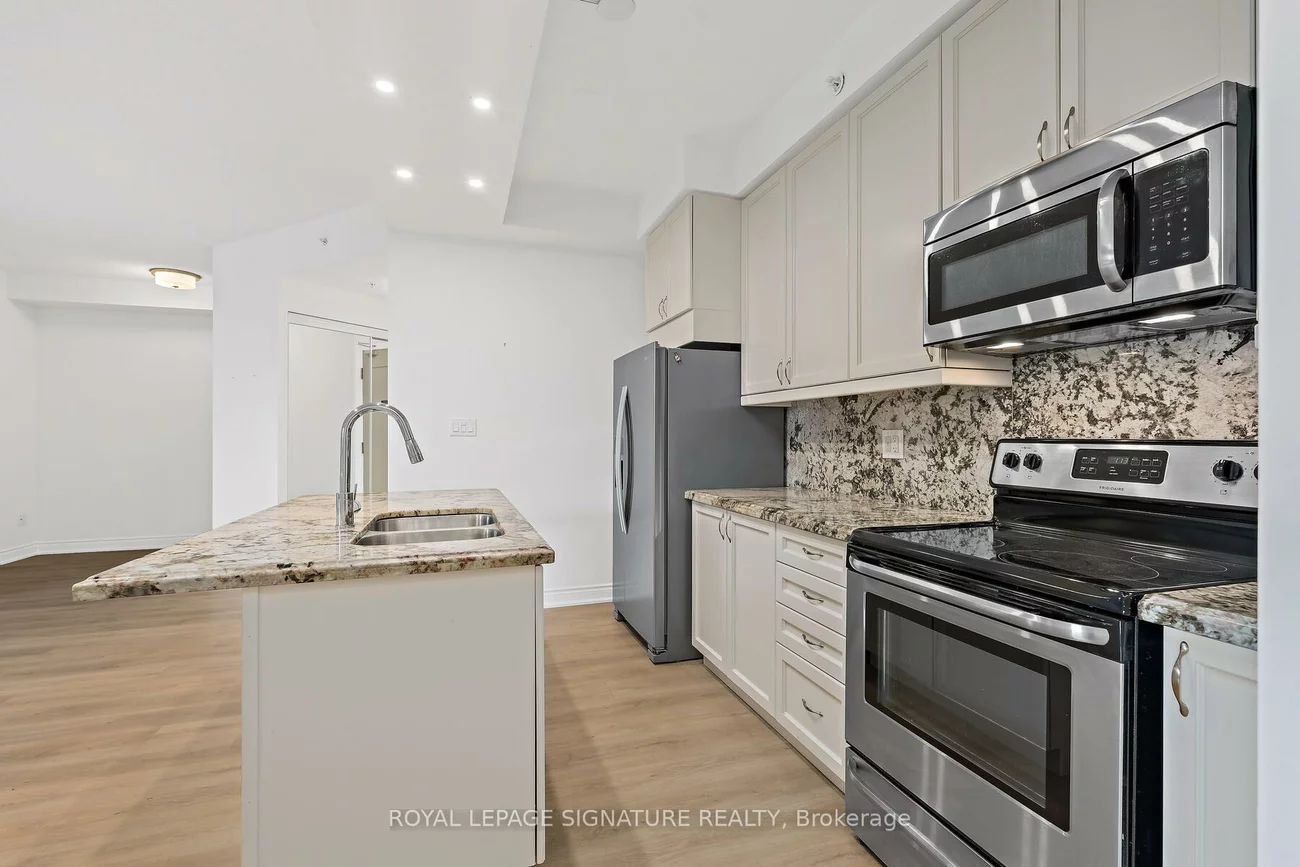 2396, Major Mackenzie, Maple, Vaughan