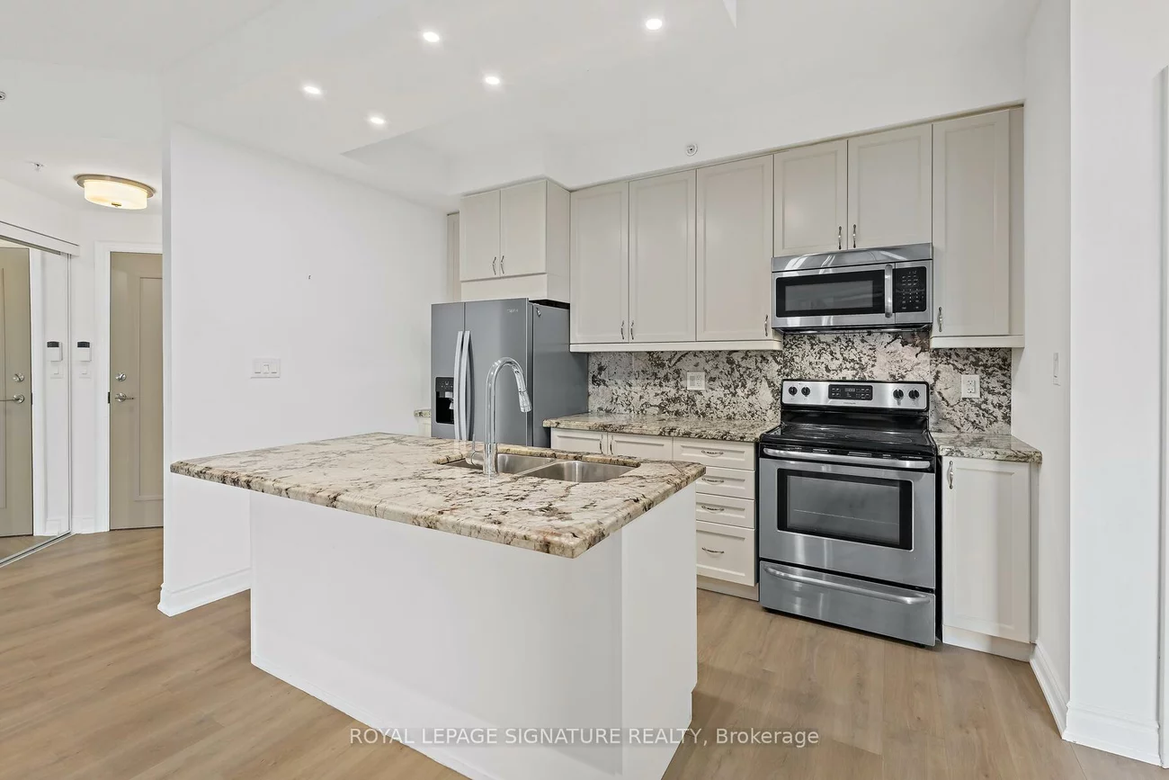 2396, Major Mackenzie, Maple, Vaughan