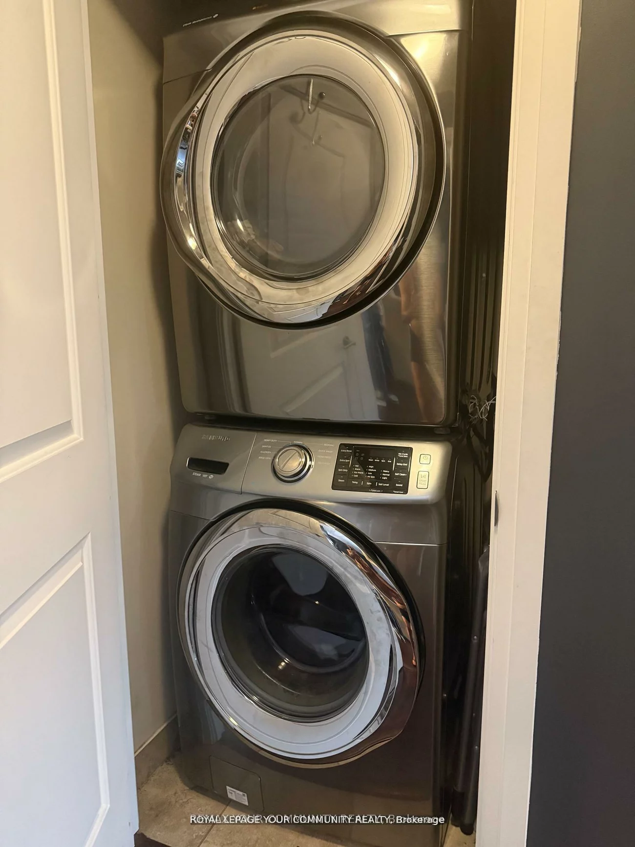 520, Steeles, Crestwood-Springfarm-Yorkhill, Vaughan