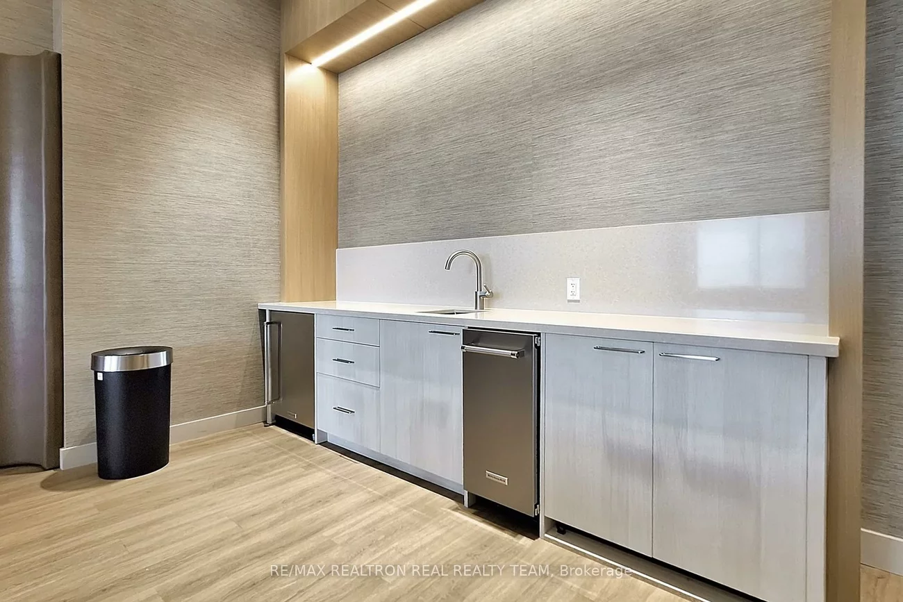 8960, Jane, Vellore Village, Vaughan