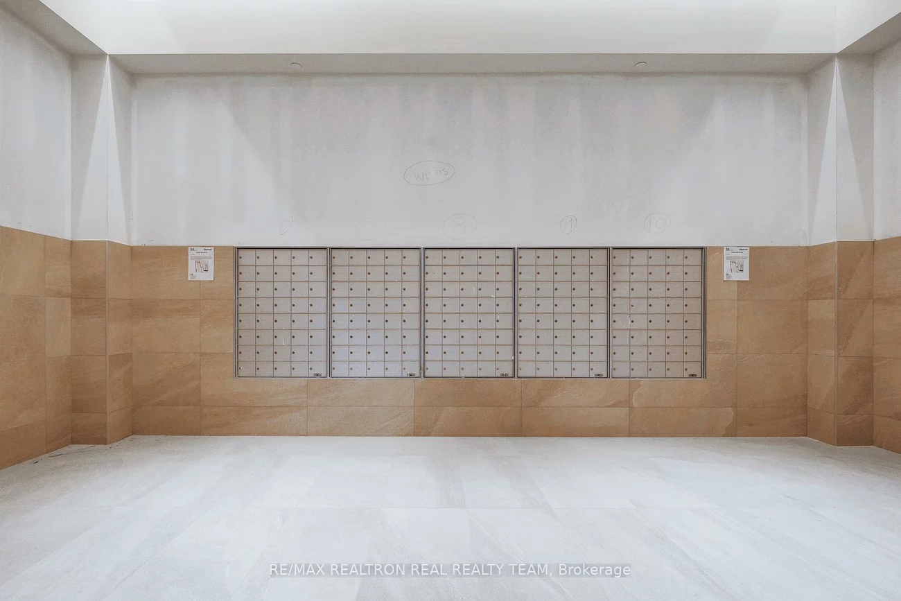 8960, Jane, Vellore Village, Vaughan