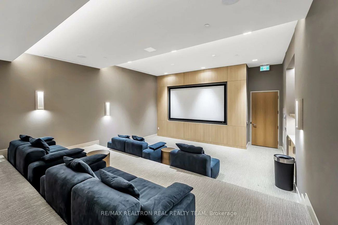 8960, Jane, Vellore Village, Vaughan