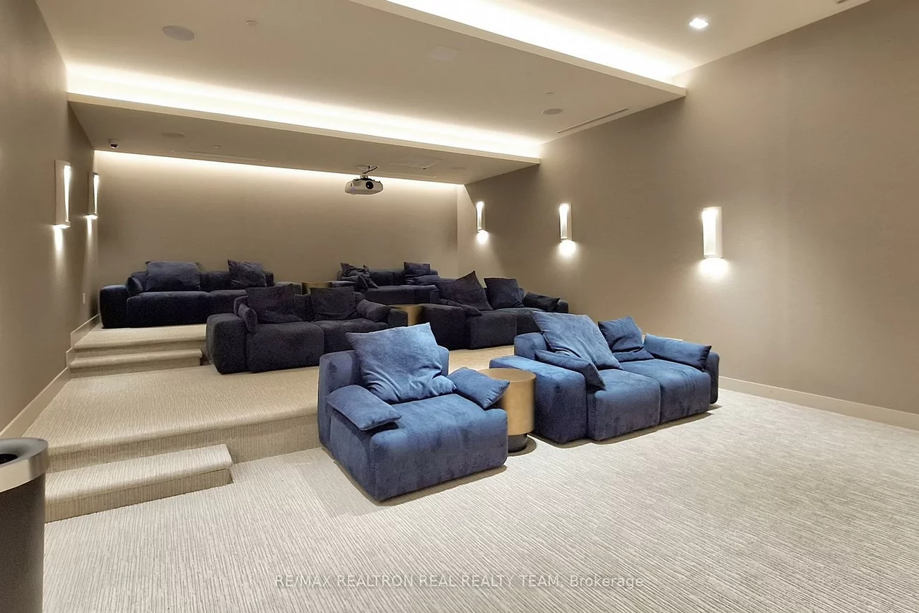 8960, Jane, Vellore Village, Vaughan