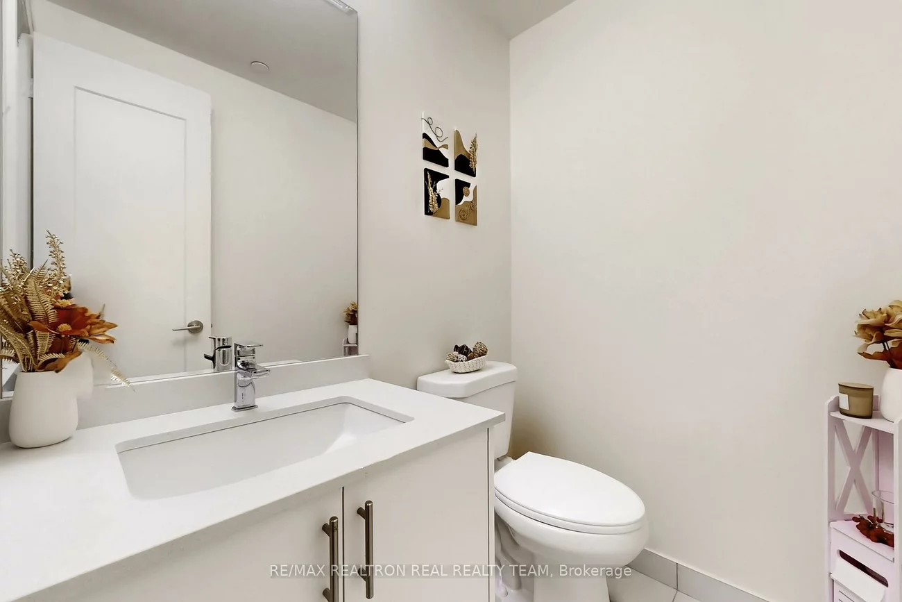 8960, Jane, Vellore Village, Vaughan