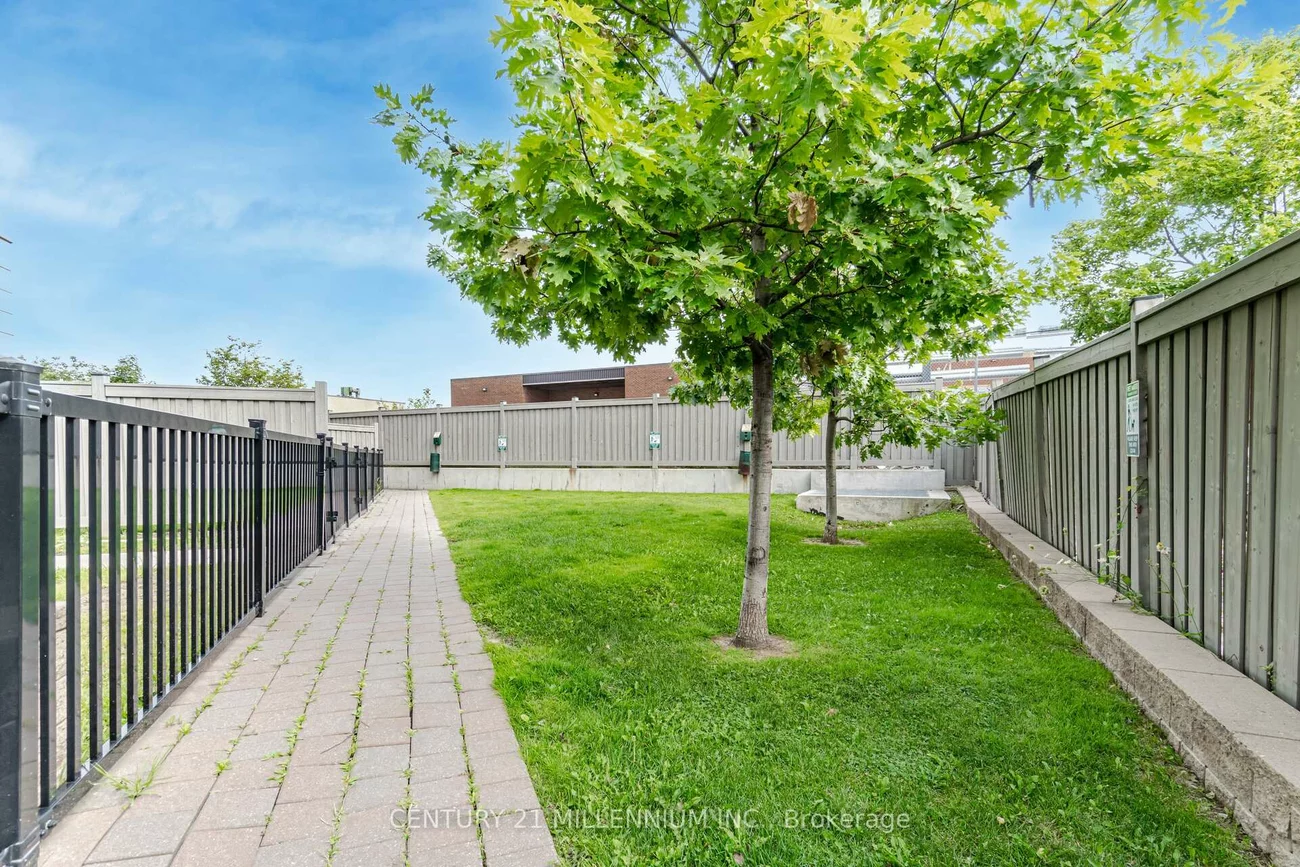 24, Woodstream, Vaughan Grove, Vaughan