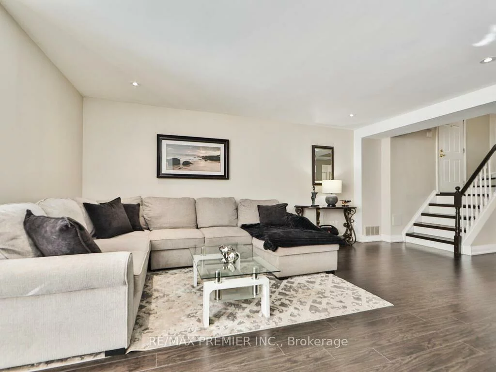 100, Arbors, West Woodbridge, Vaughan