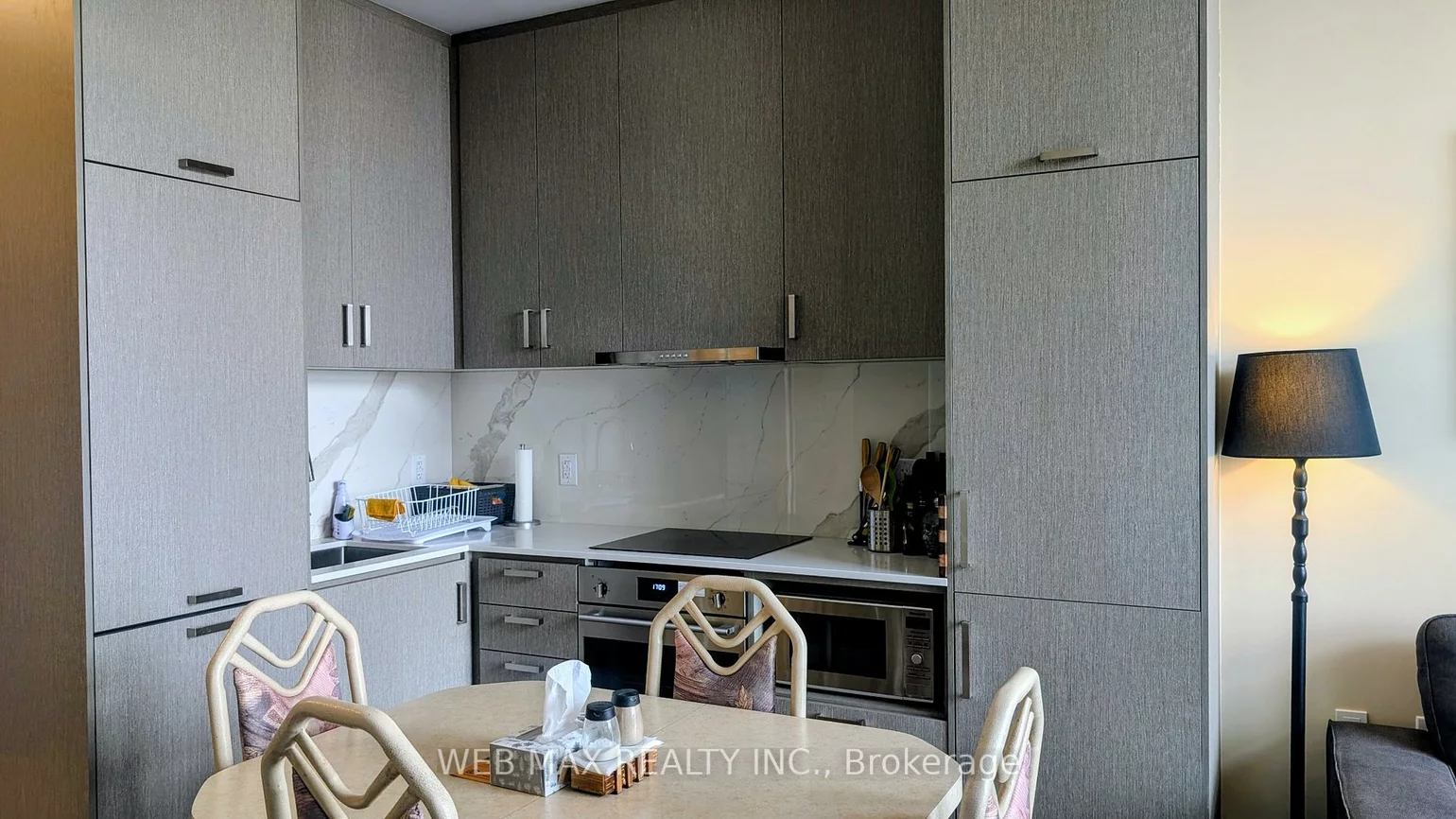 60, Honeycrisp, Vaughan Corporate Centre, Vaughan