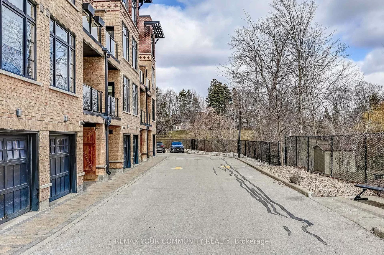 8169, Kipling, West Woodbridge, Vaughan