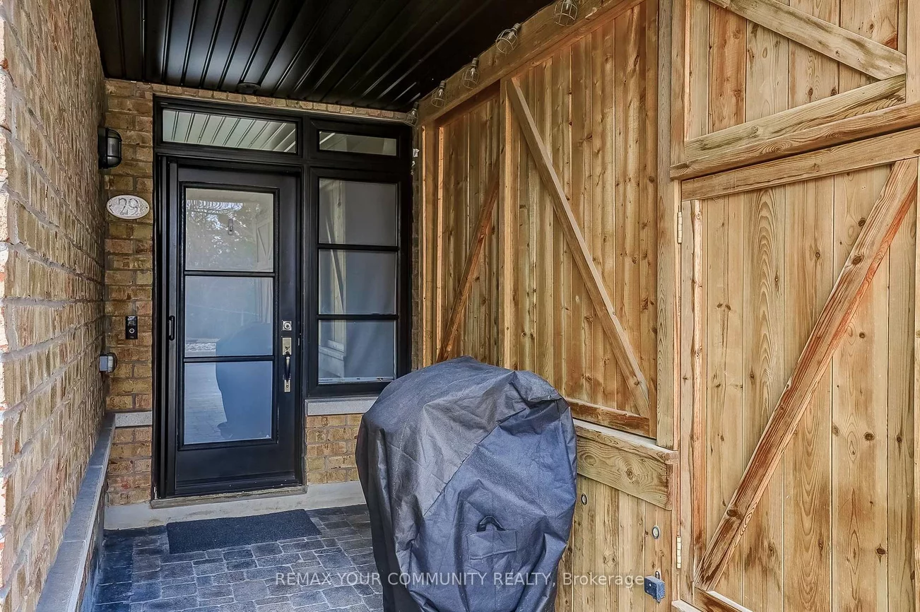 8169, Kipling, West Woodbridge, Vaughan