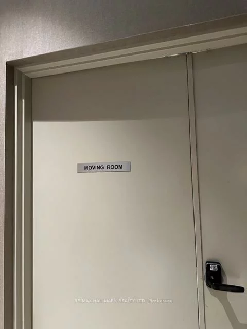 38, Honeycrisp, Vaughan Corporate Centre, Vaughan