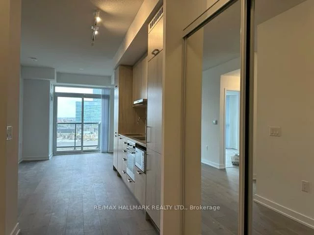 38, Honeycrisp, Vaughan Corporate Centre, Vaughan