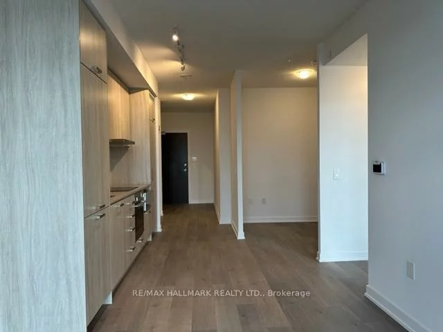 38, Honeycrisp, Vaughan Corporate Centre, Vaughan