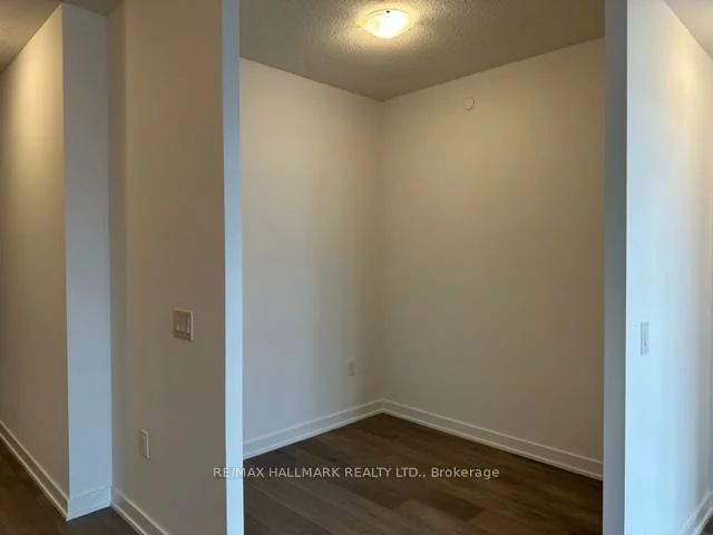 38, Honeycrisp, Vaughan Corporate Centre, Vaughan