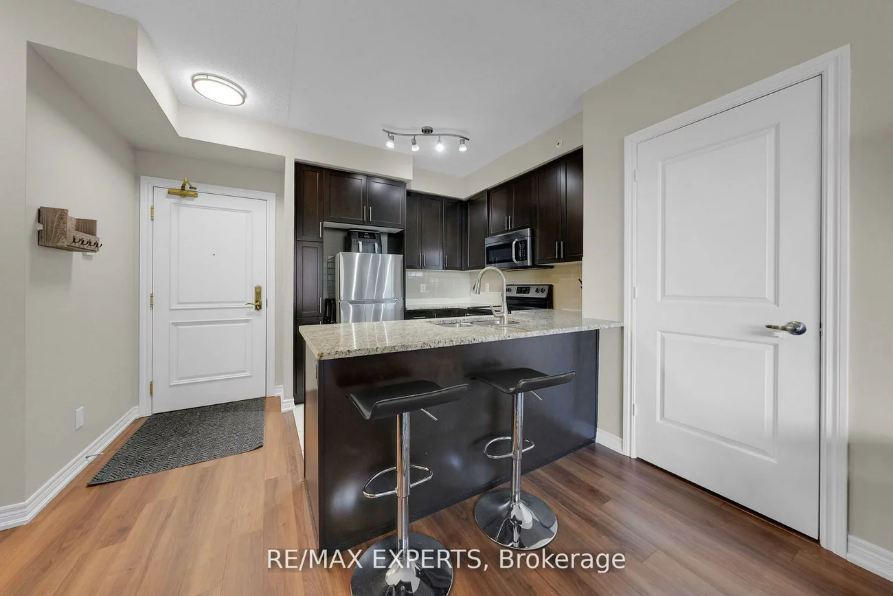 9255, Jane, Maple, Vaughan