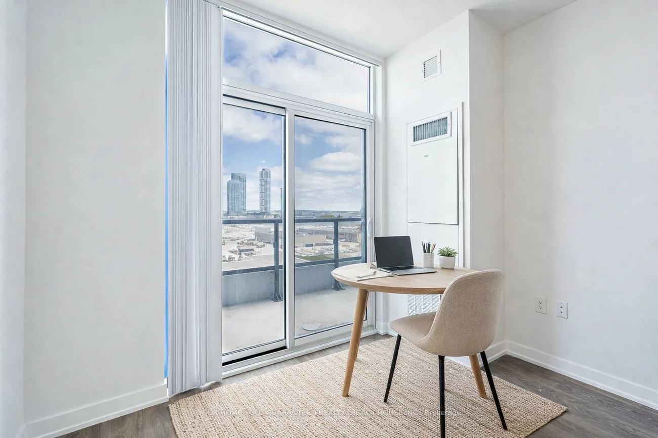 38, Honeycrisp, Vaughan Corporate Centre, Vaughan