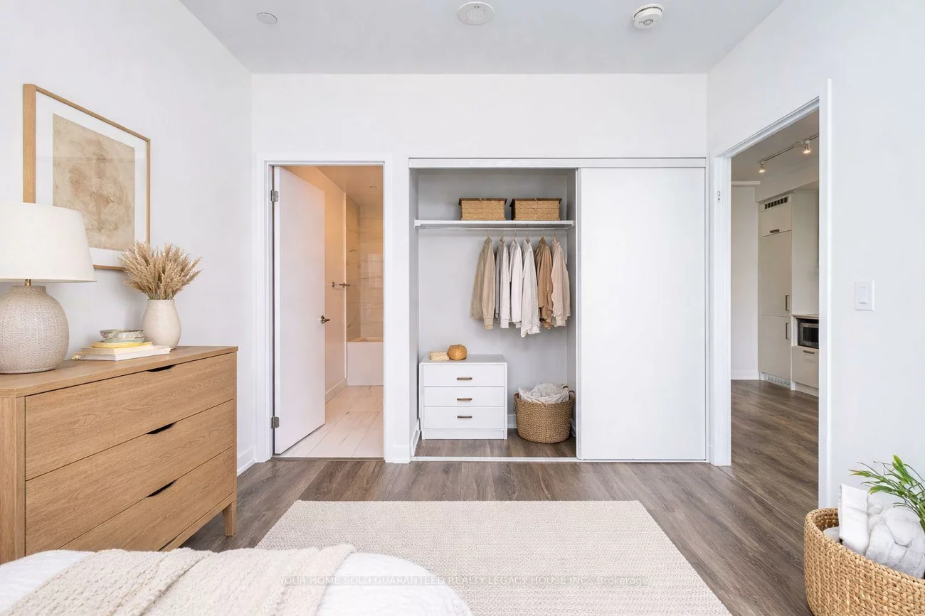 38, Honeycrisp, Vaughan Corporate Centre, Vaughan