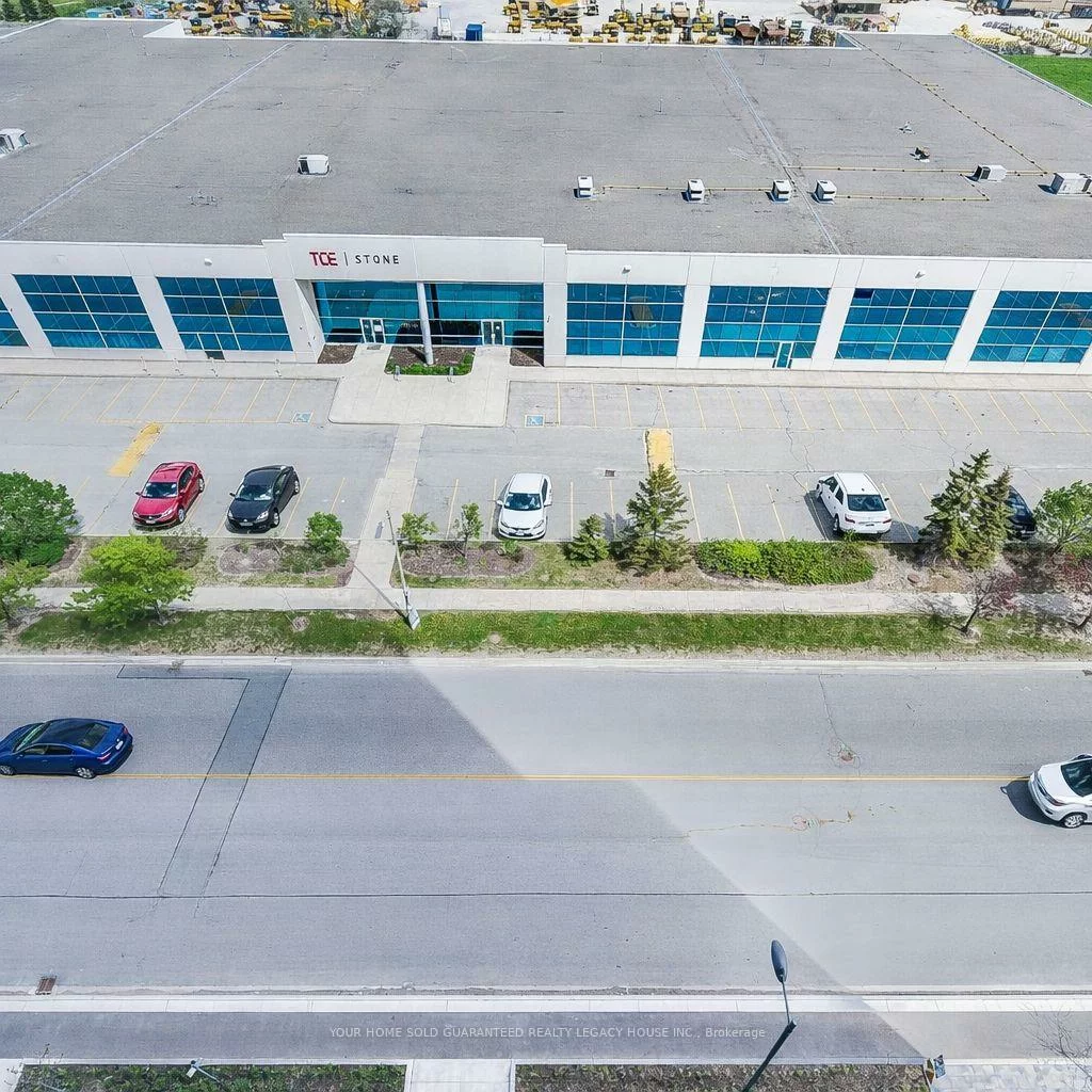 38, Honeycrisp, Vaughan Corporate Centre, Vaughan