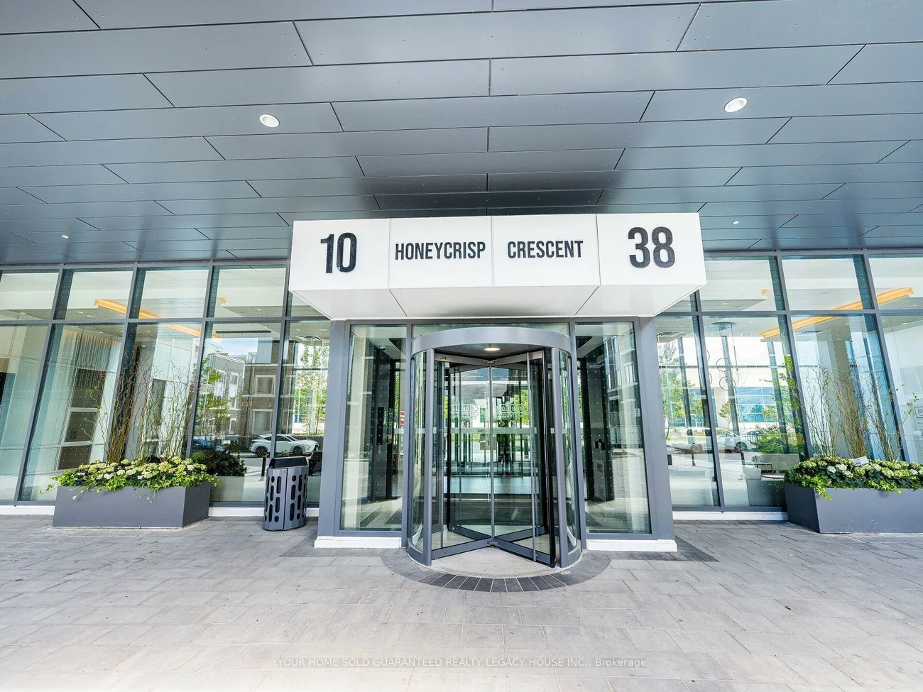 38, Honeycrisp, Vaughan Corporate Centre, Vaughan