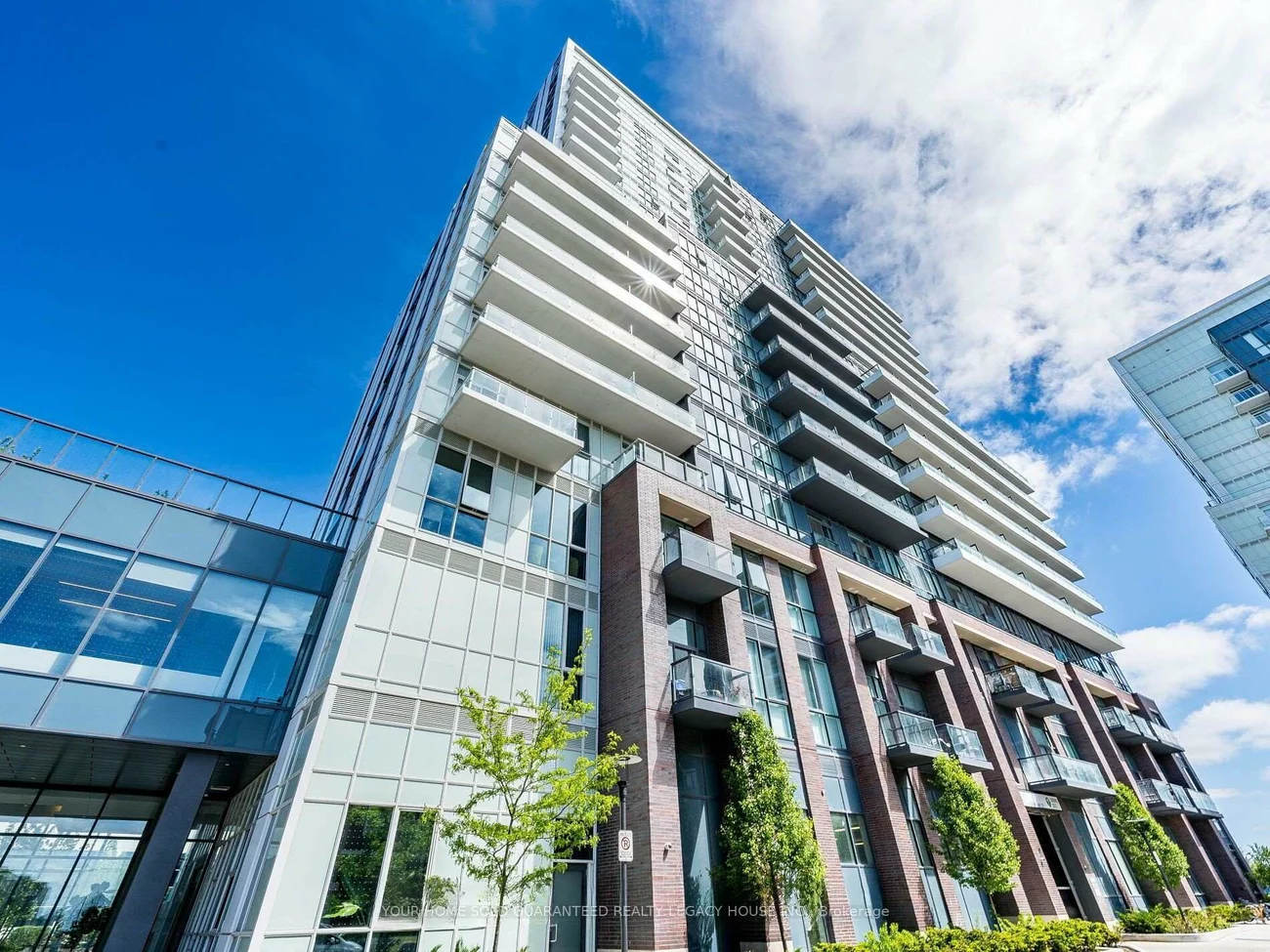 38, Honeycrisp, Vaughan Corporate Centre, Vaughan