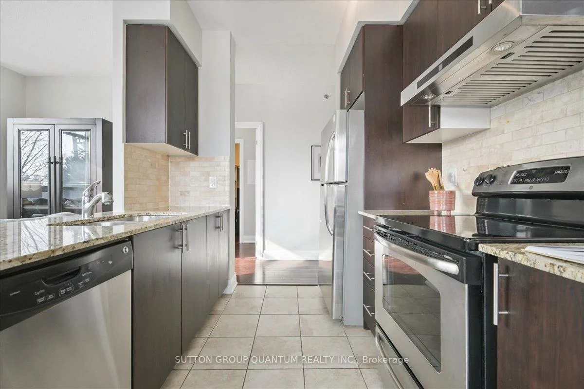 520, Steeles, Crestwood-Springfarm-Yorkhill, Vaughan