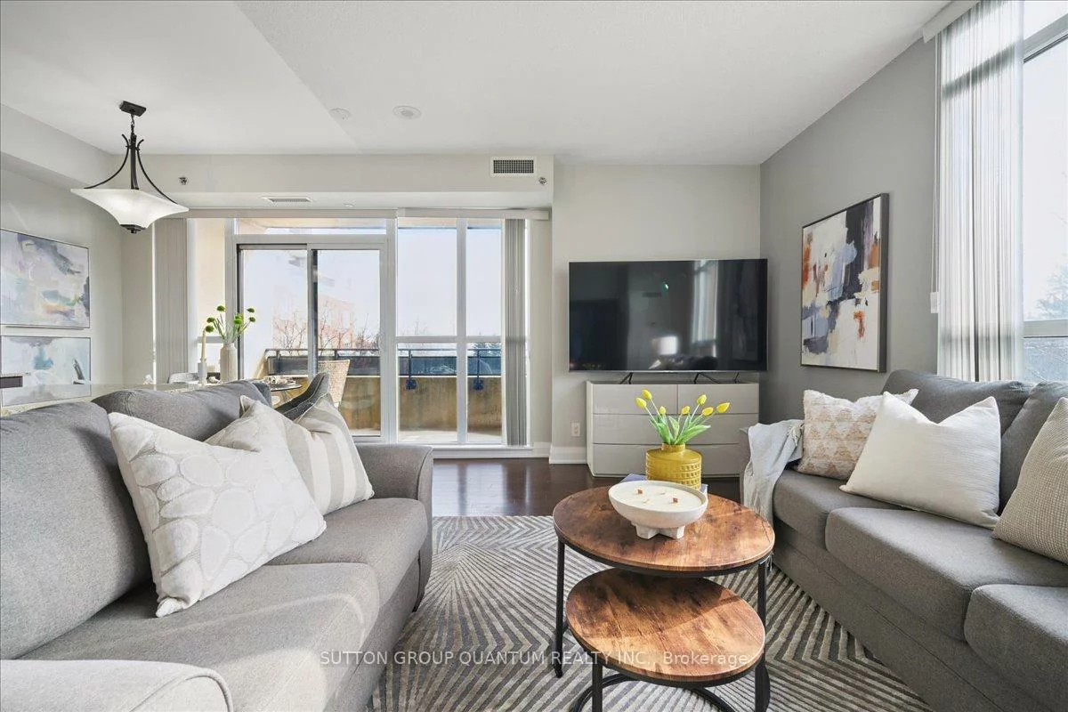 520, Steeles, Crestwood-Springfarm-Yorkhill, Vaughan