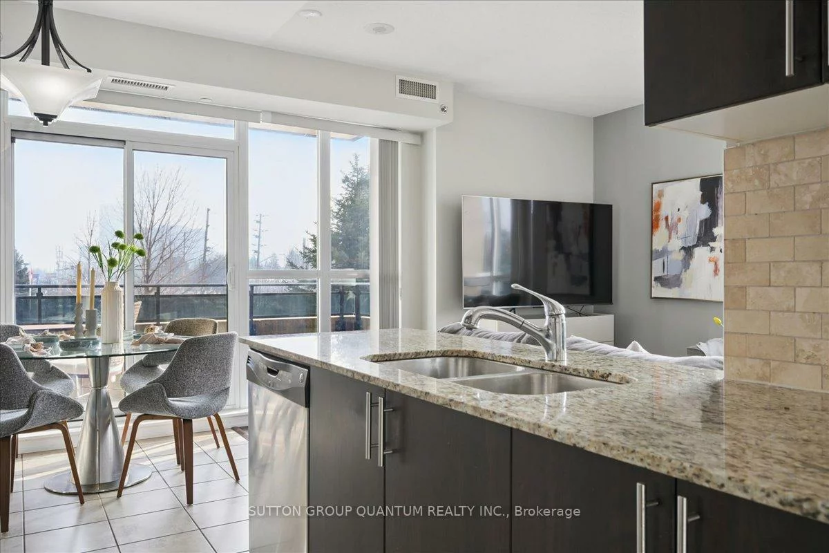 520, Steeles, Crestwood-Springfarm-Yorkhill, Vaughan