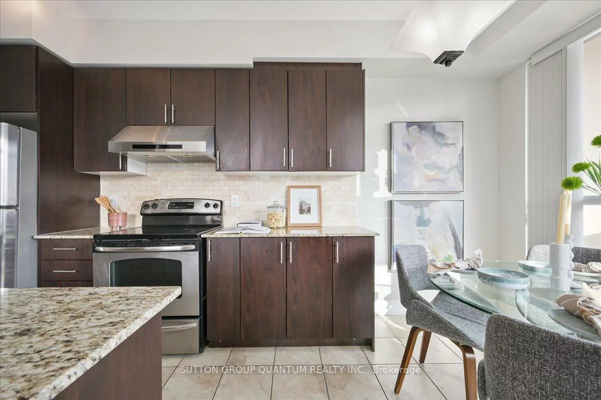 520, Steeles, Crestwood-Springfarm-Yorkhill, Vaughan