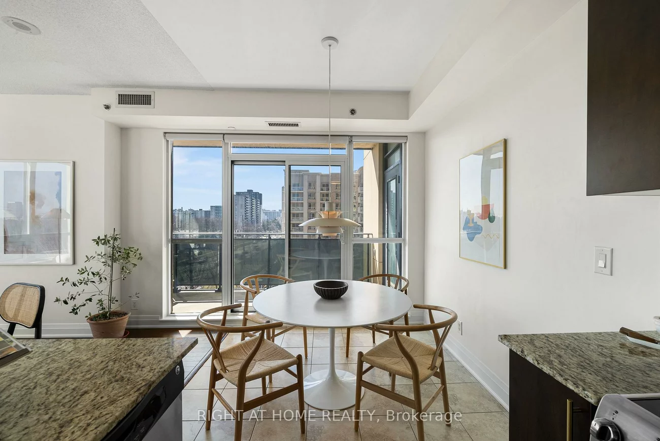 520, Steeles, Crestwood-Springfarm-Yorkhill, Vaughan