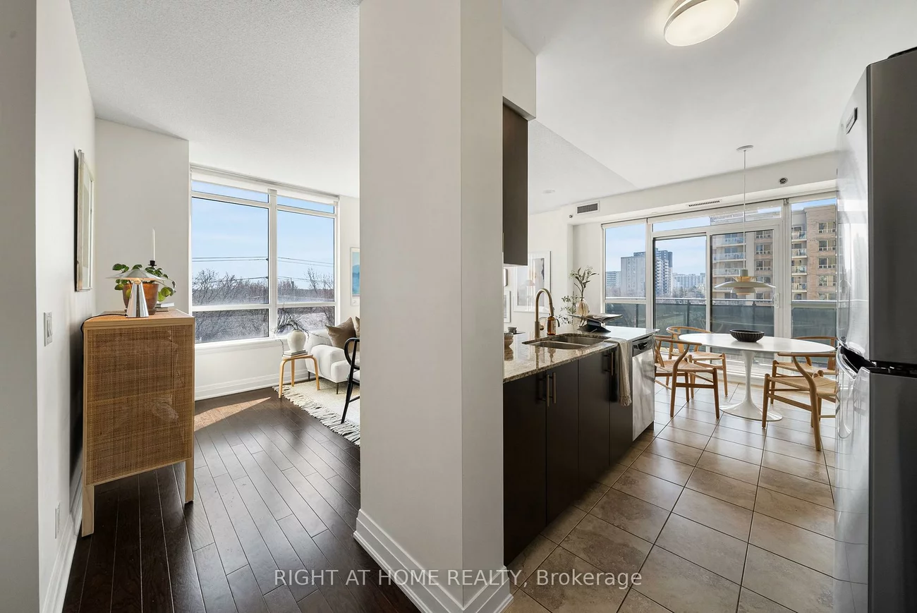 520, Steeles, Crestwood-Springfarm-Yorkhill, Vaughan