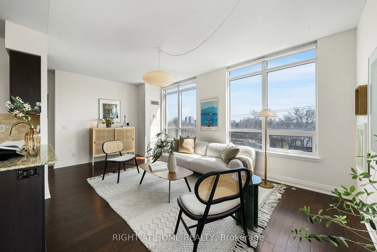 520, Steeles, Crestwood-Springfarm-Yorkhill, Vaughan