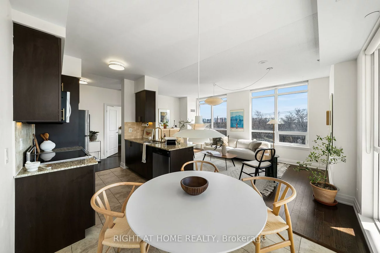 520, Steeles, Crestwood-Springfarm-Yorkhill, Vaughan