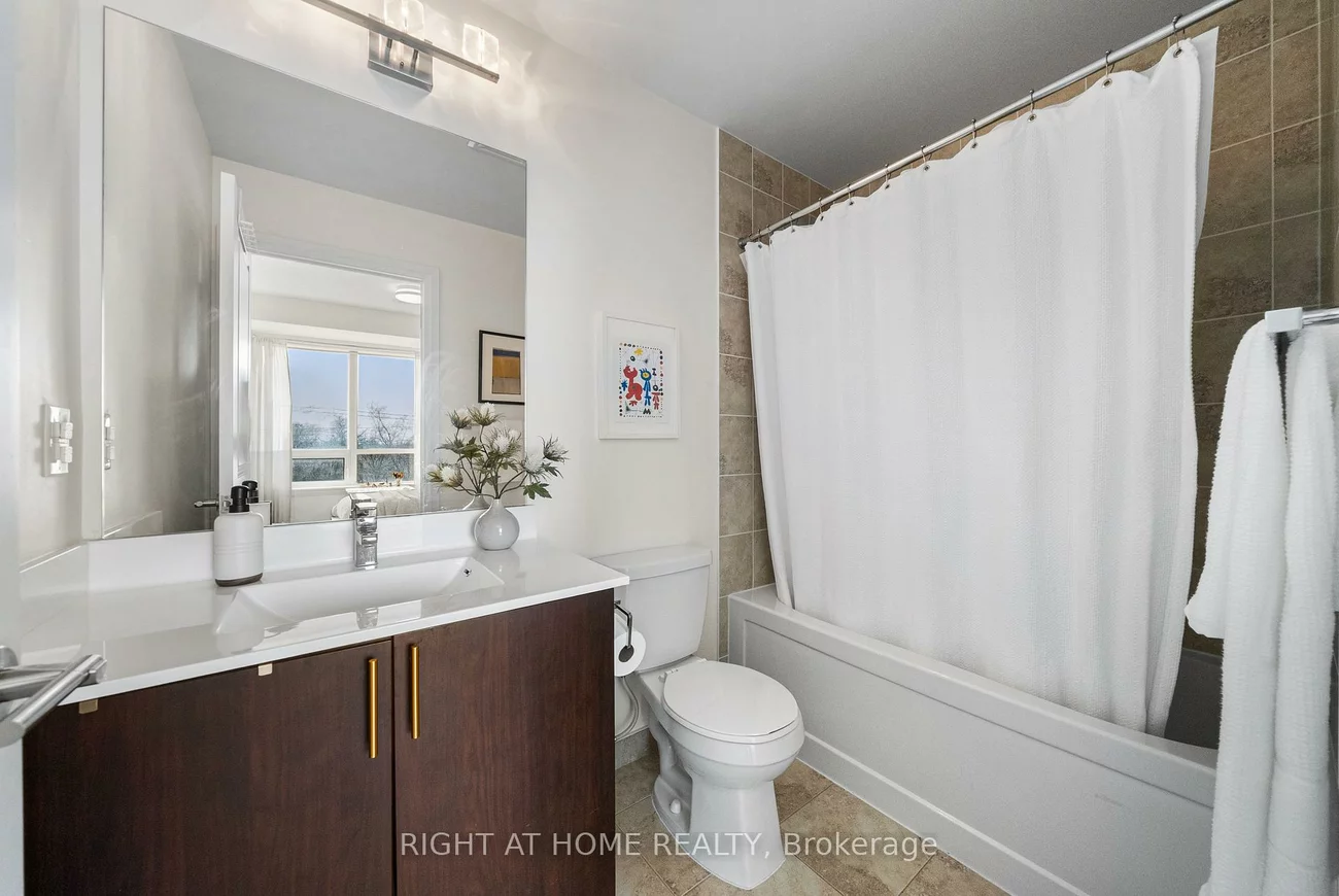 520, Steeles, Crestwood-Springfarm-Yorkhill, Vaughan