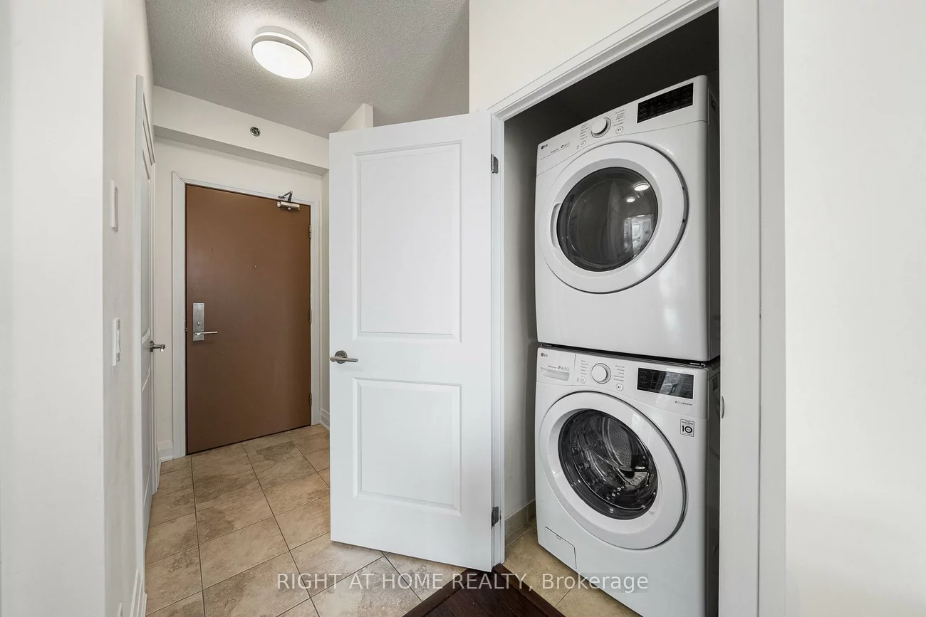 520, Steeles, Crestwood-Springfarm-Yorkhill, Vaughan