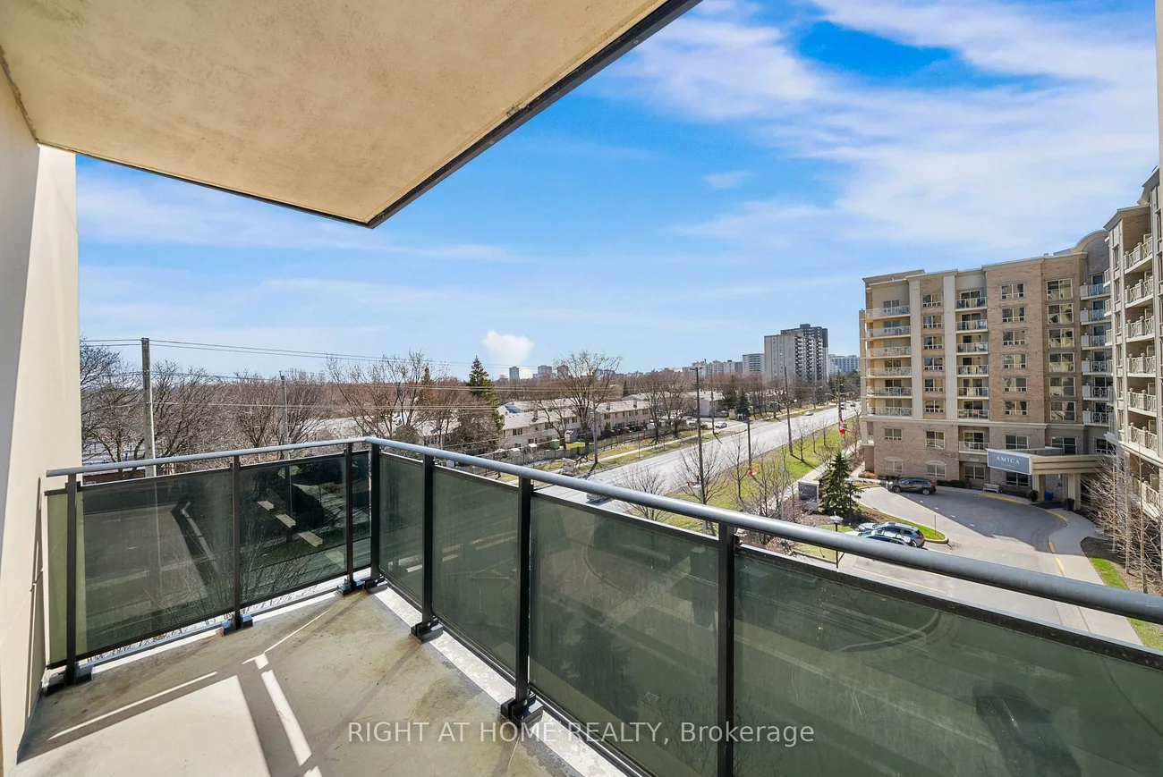 520, Steeles, Crestwood-Springfarm-Yorkhill, Vaughan